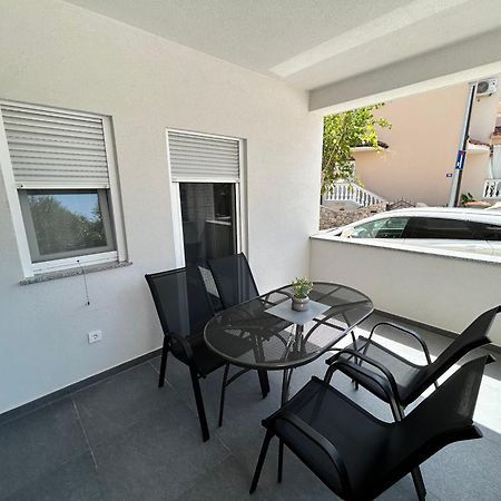 Apartments Dobrenic Vodice Extérieur photo
