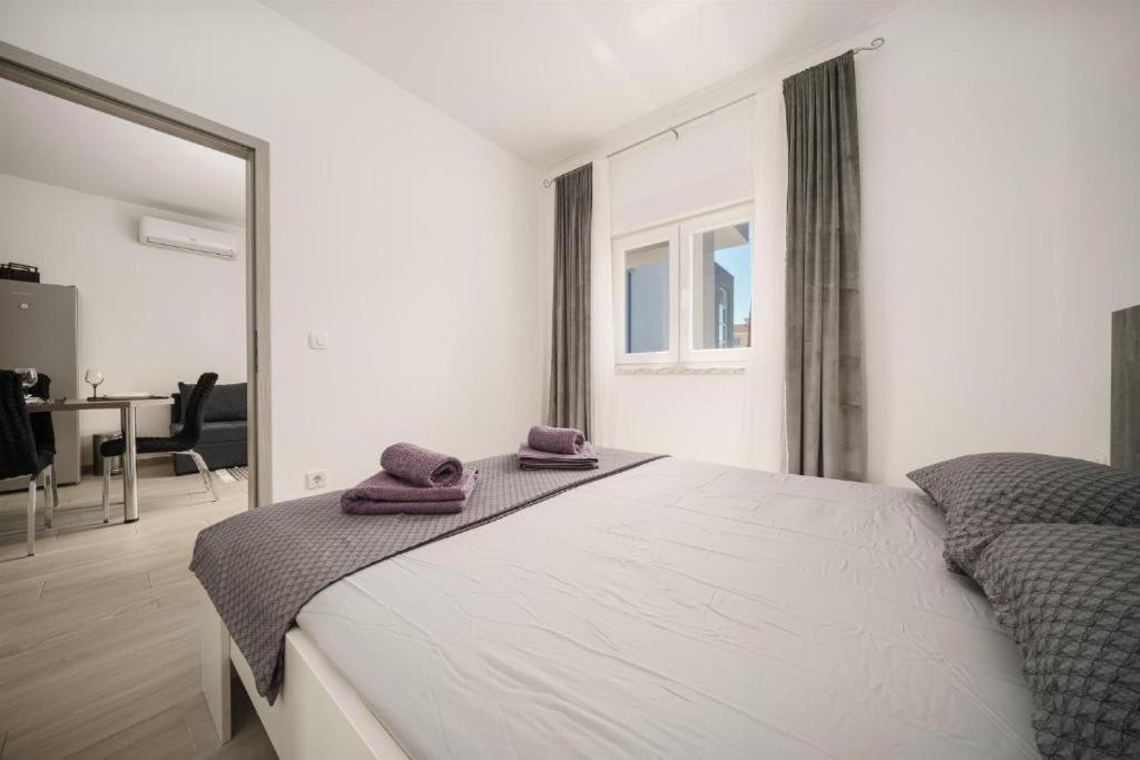 Apartments Dobrenic Vodice Extérieur photo