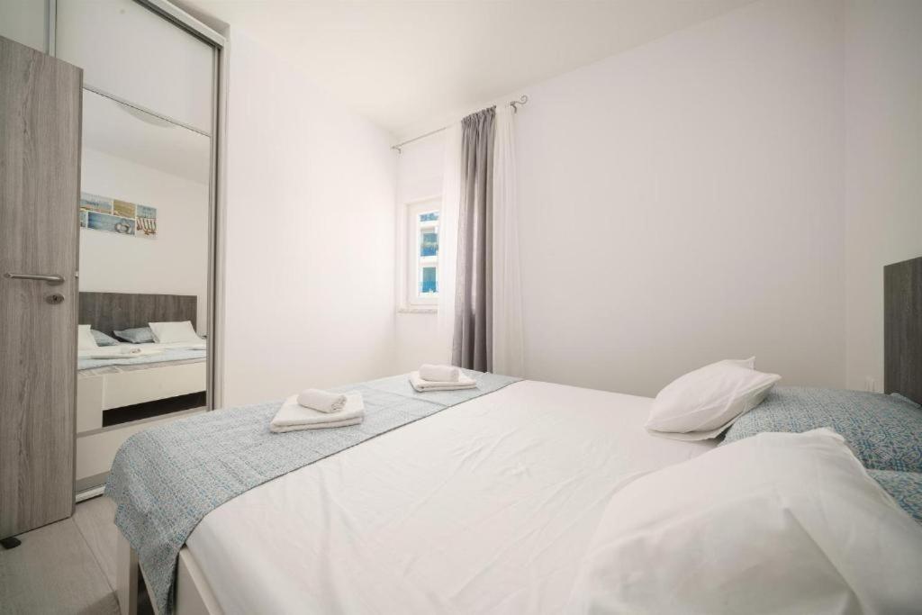 Apartments Dobrenic Vodice Extérieur photo