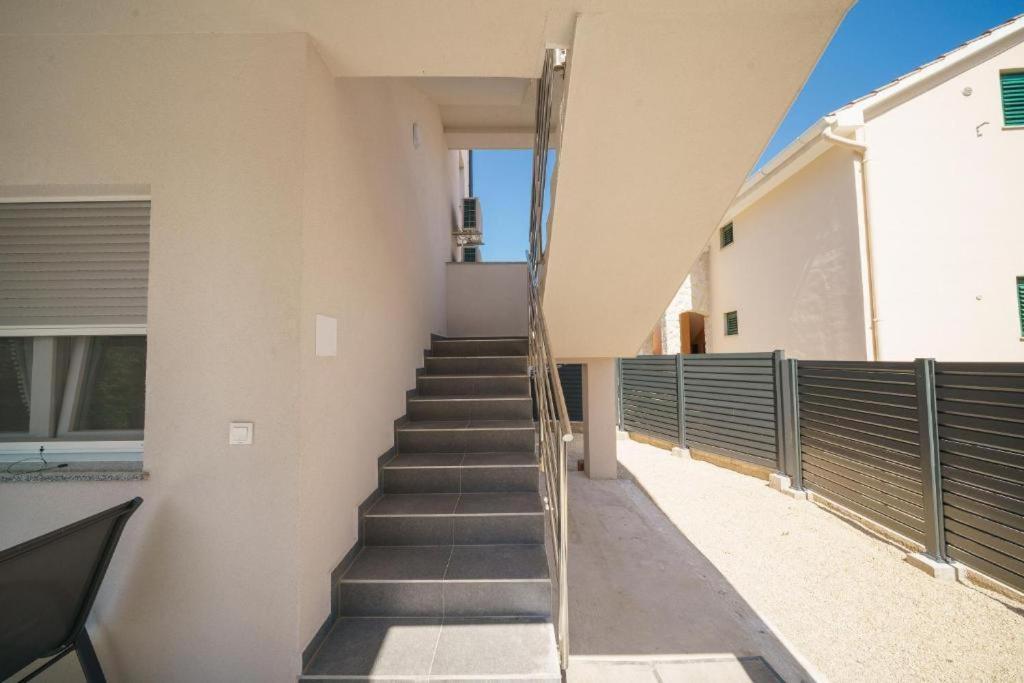 Apartments Dobrenic Vodice Extérieur photo