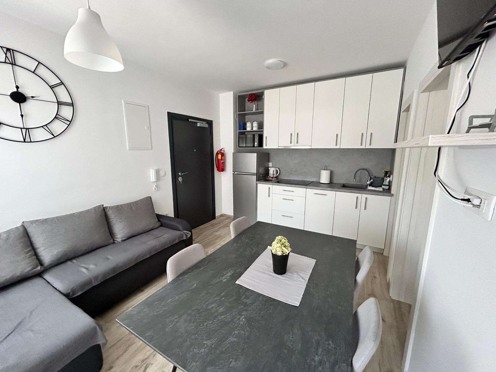 Apartments Dobrenic Vodice Extérieur photo