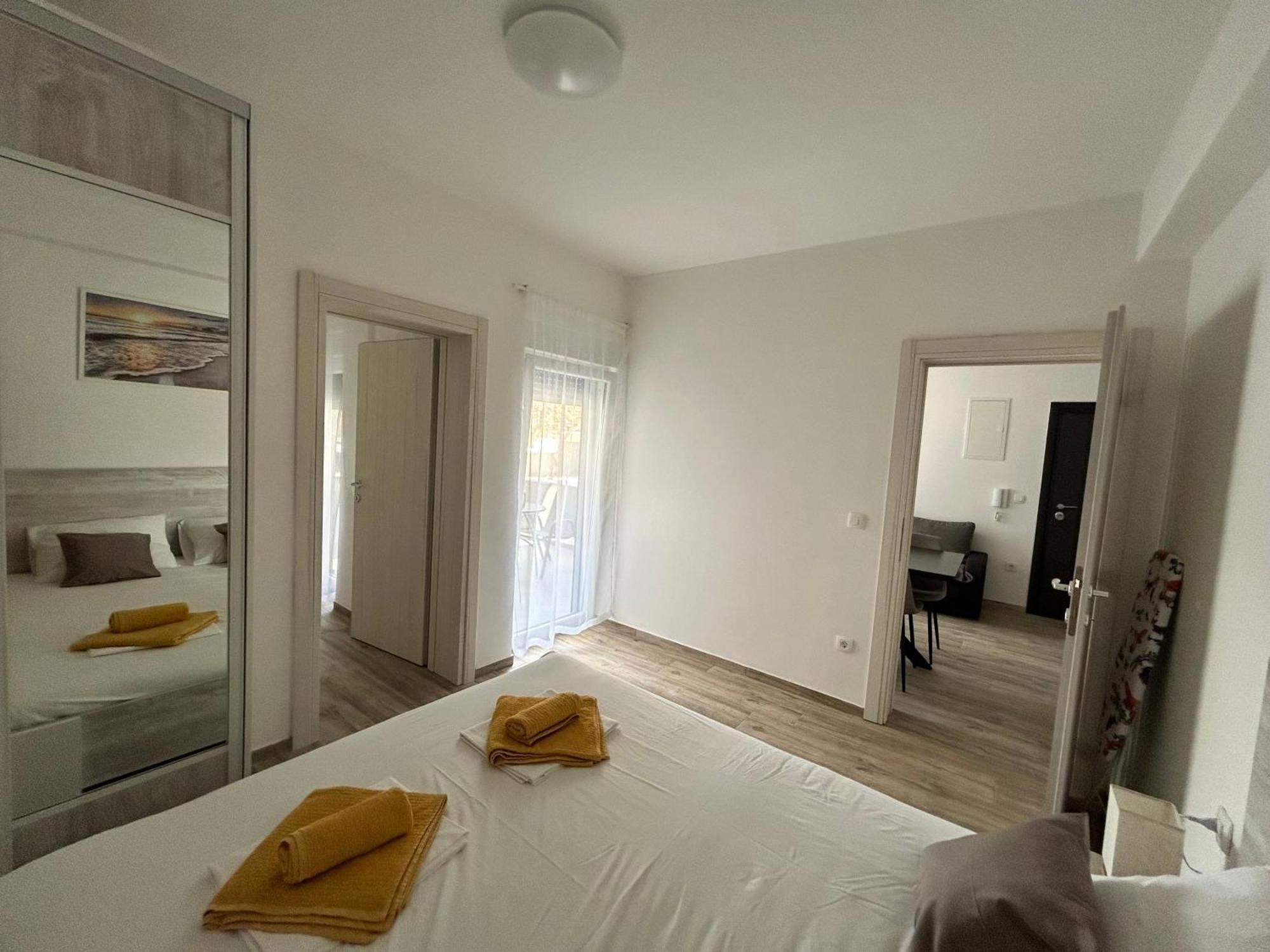 Apartments Dobrenic Vodice Extérieur photo